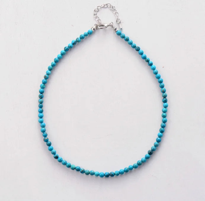 Collier fin en Turquoise ras du cou