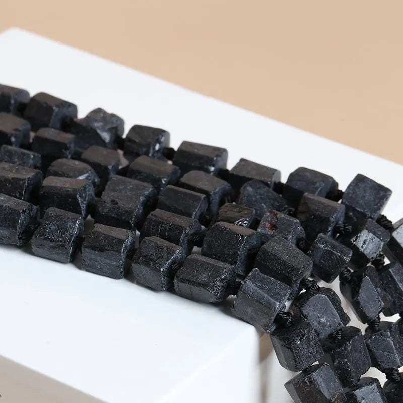 Perles en vrac de Tourmaline Noire Facettée