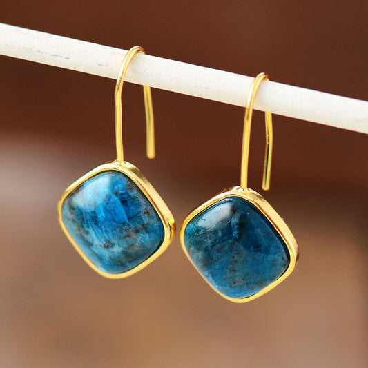 Boucles d'oreilles dorées losange d'Apatite bleue
