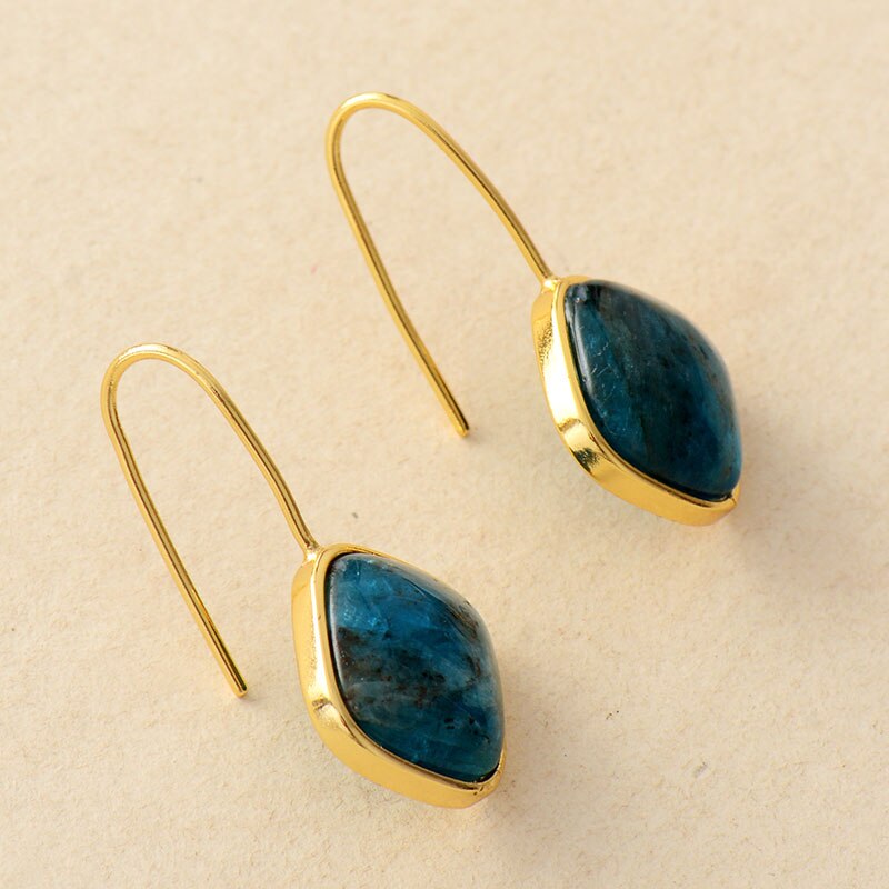 Boucles d'oreilles dorées losange d'Apatite bleue