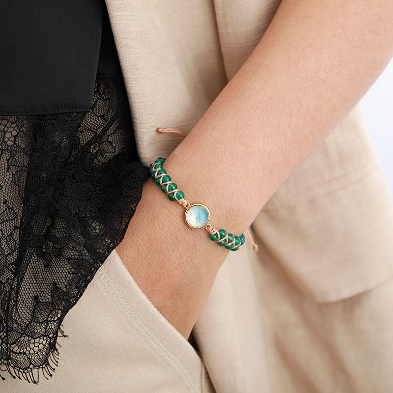 Bracelet Bohème tissé en pierres d'Onyx Vert et médaillon d'Opale