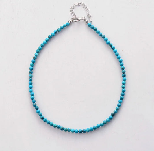Collier fin en Turquoise ras du cou