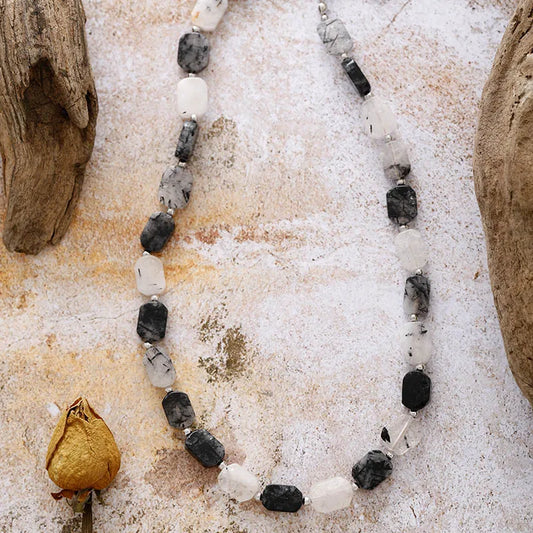 Collier Épuré en Quartz