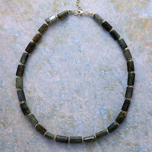 Collier Minimaliste en Labradorite